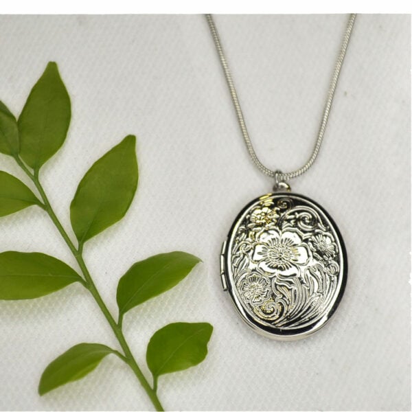 Oval locket necklace