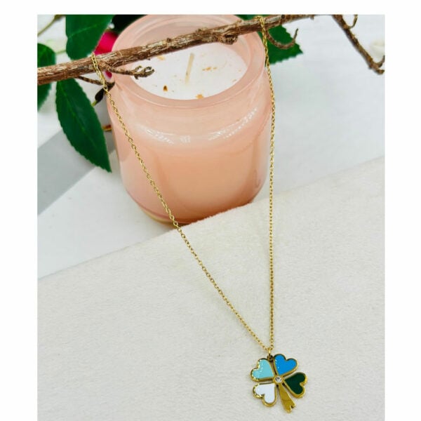 Blue clover pendant necklace 