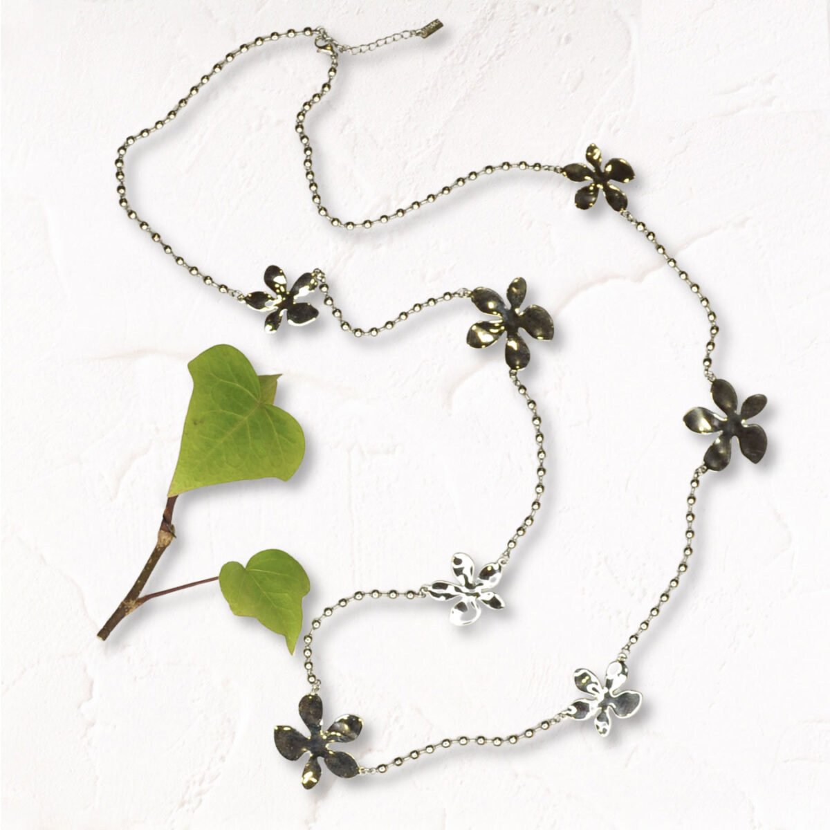 Multi daisy ball necklace