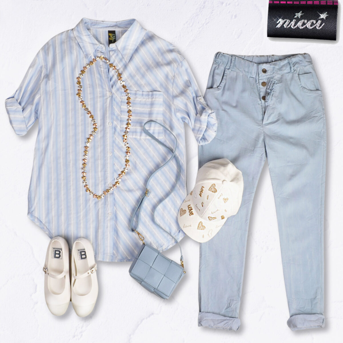 Button detail word print pants