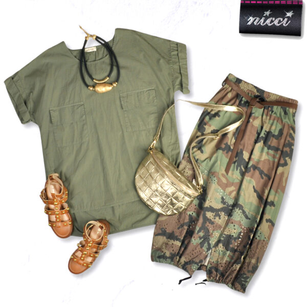 2-Textured camo print anglaise skirt