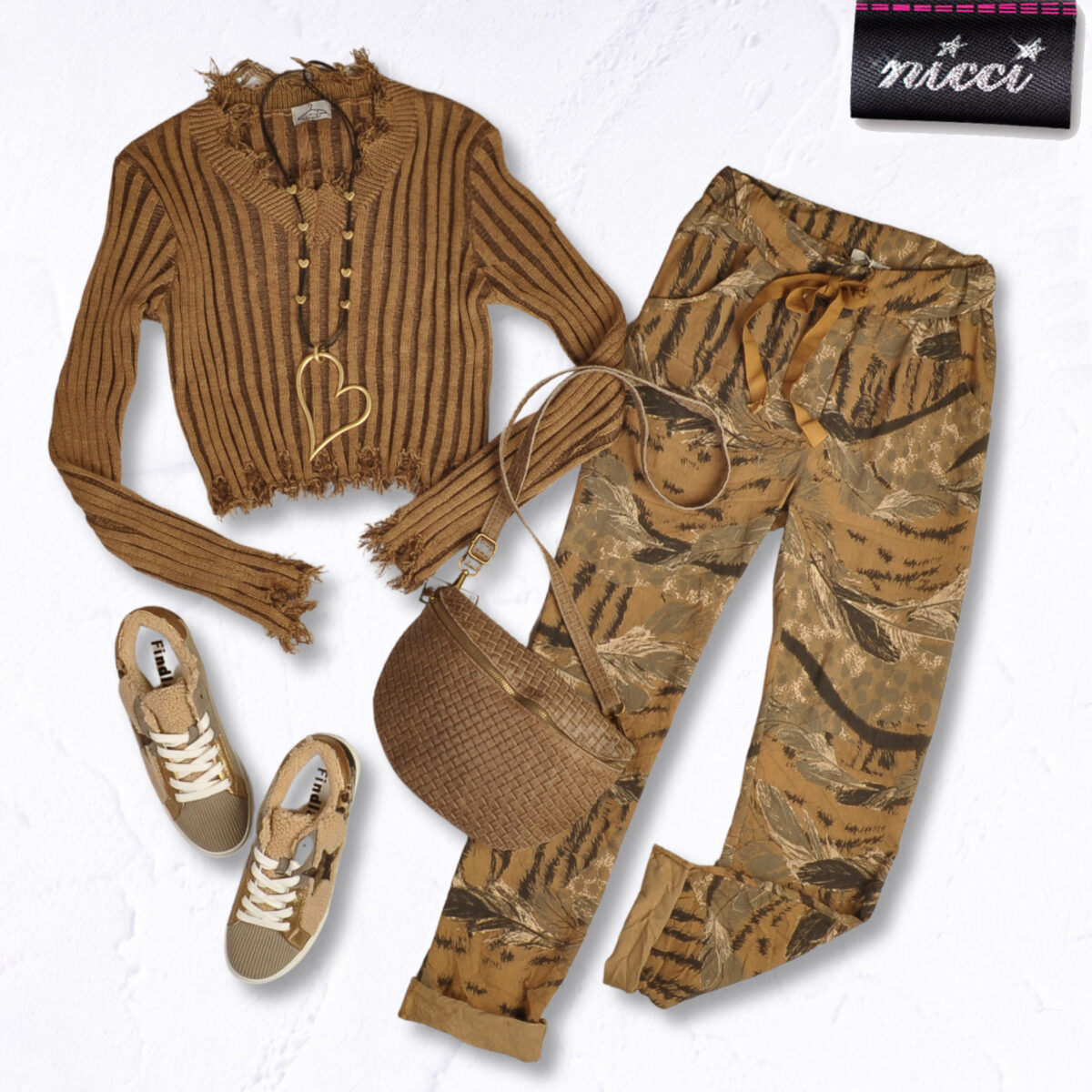 Tiger feather print pants