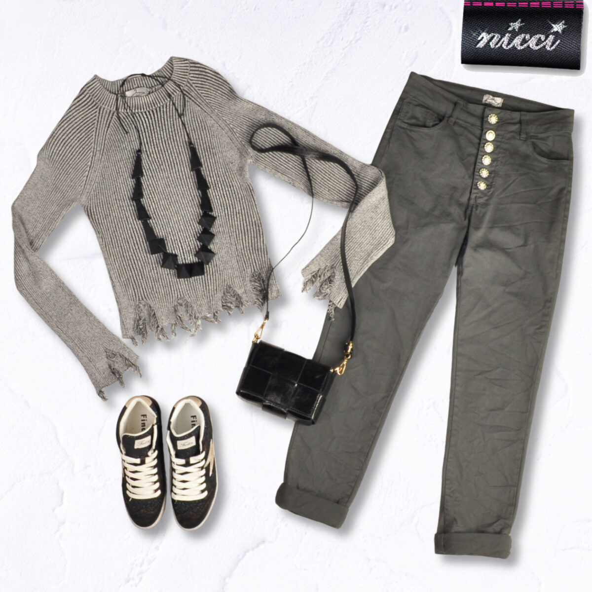 Star button detail pants