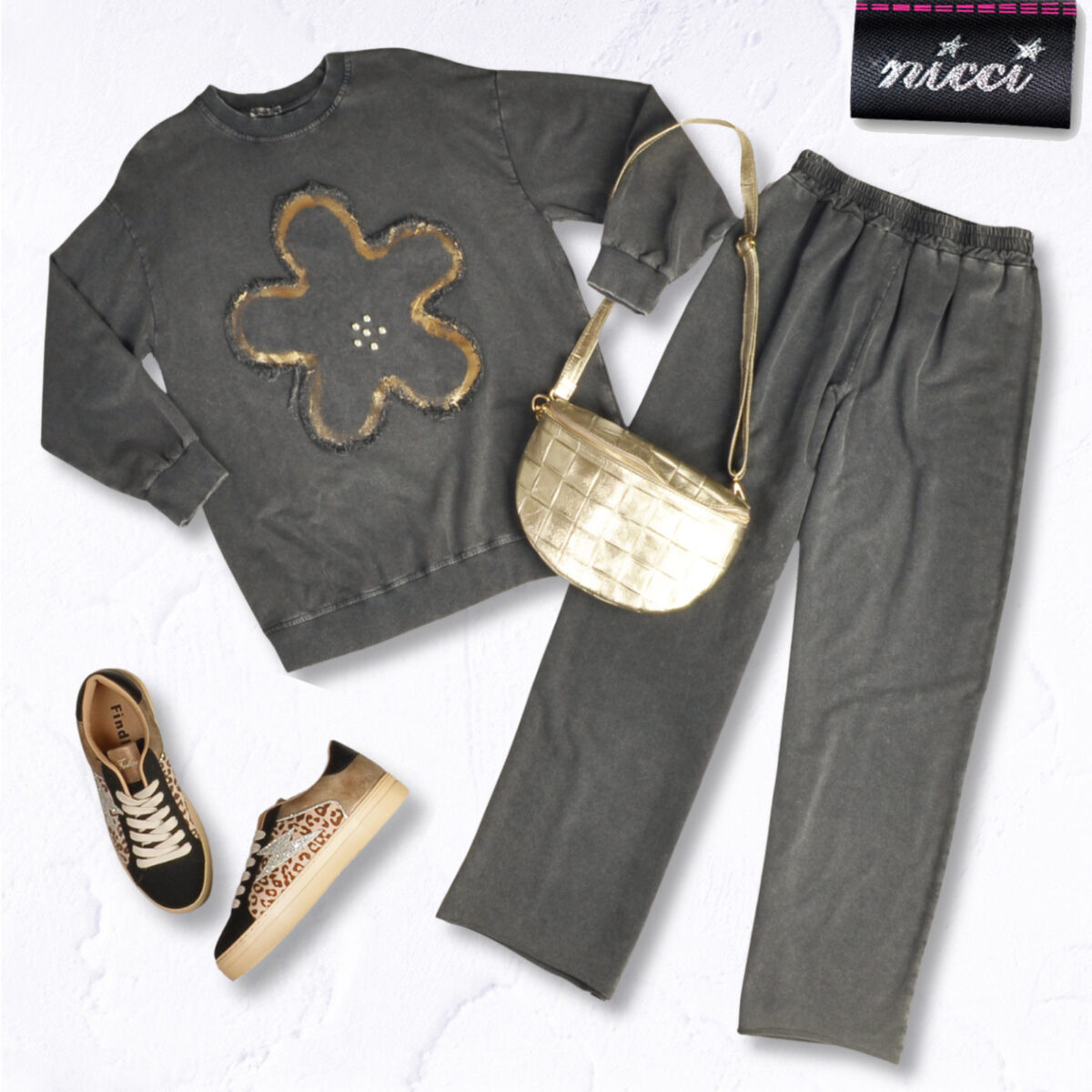 Wide leg sweatpants