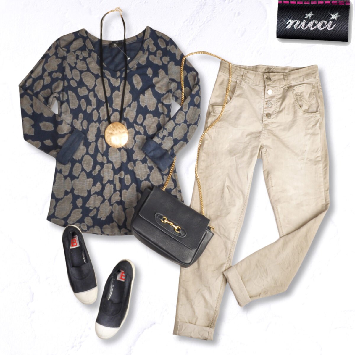 2-Textured pants