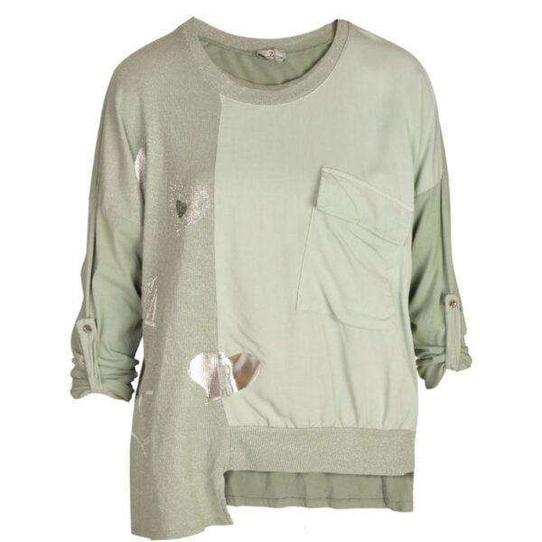 2-Textured heart print pocket top