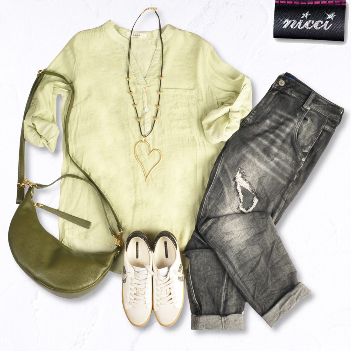 3/4 Sleeve front pocket blouse