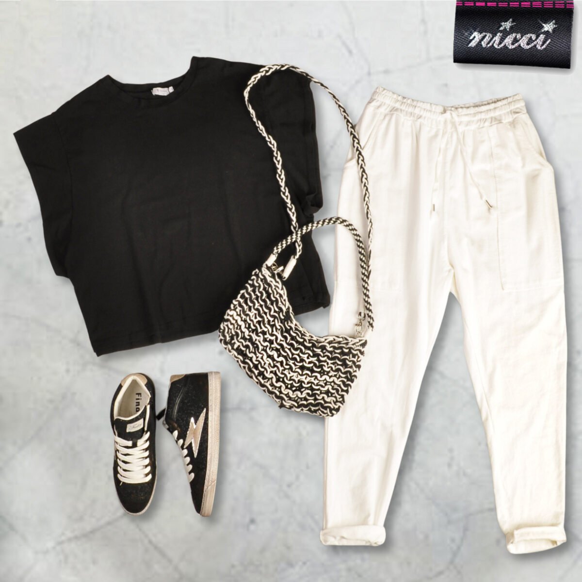 Wide sleeve boxy t-shirt