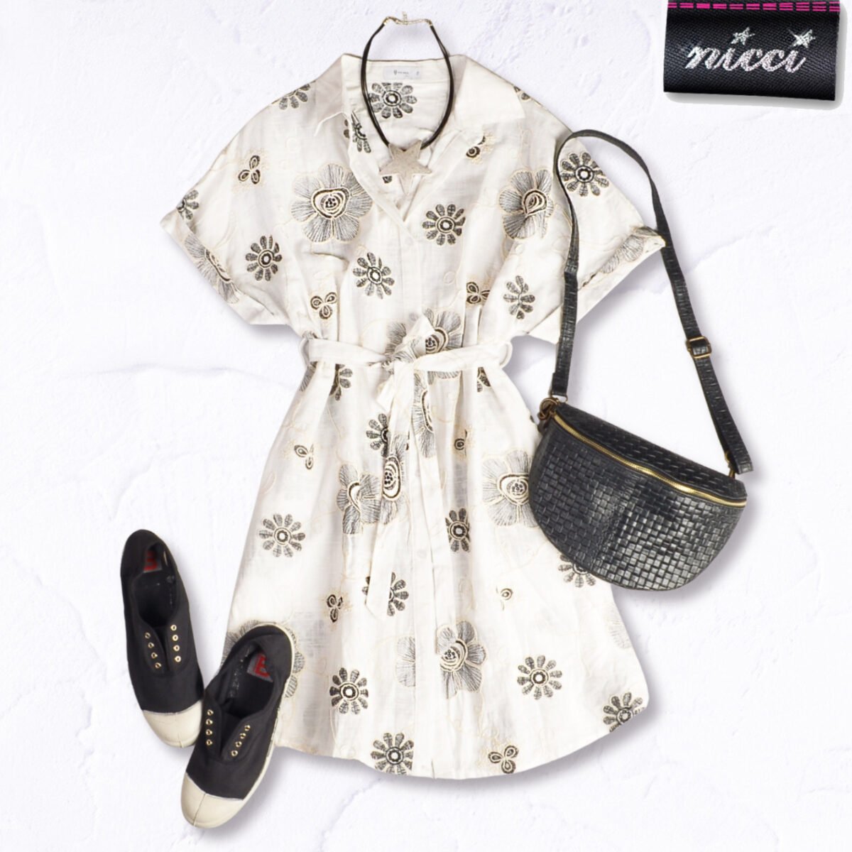 Embroidered daisy anglaise shirt