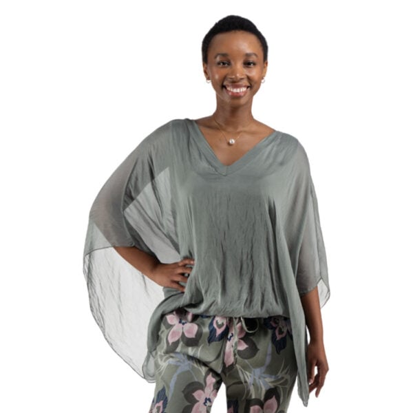 Double layer batwing top