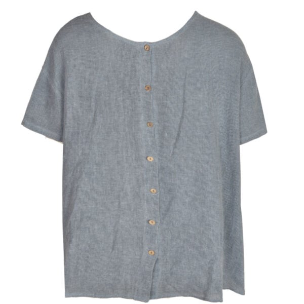 Back button hi-lo linen top