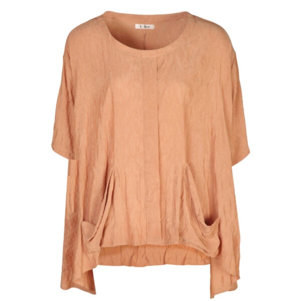 Pocket detail crushed hi-lo top Pocket detail crushed hi-lo top