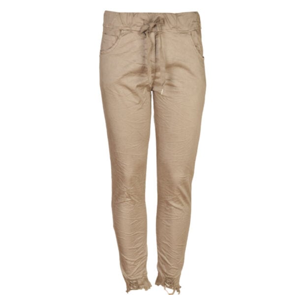 Raw hem torn pants