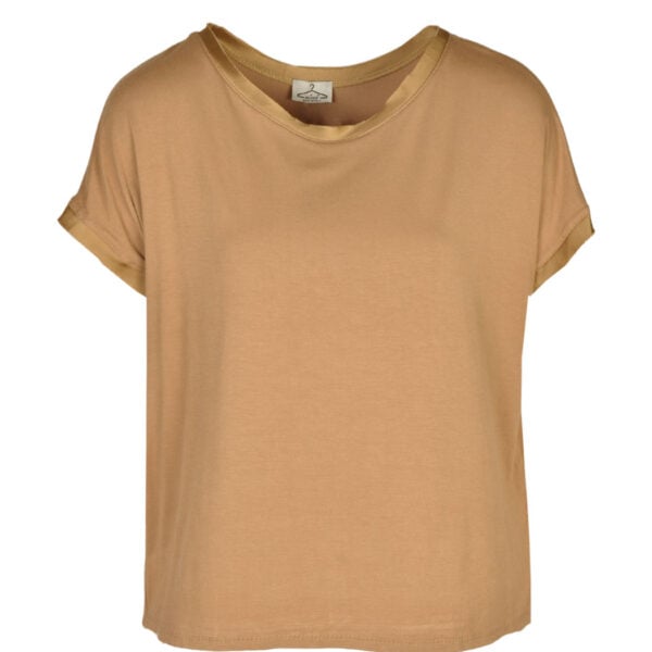 Raw-edge silky top