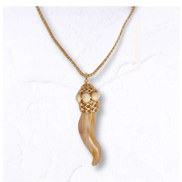 Curved horn pendant necklace